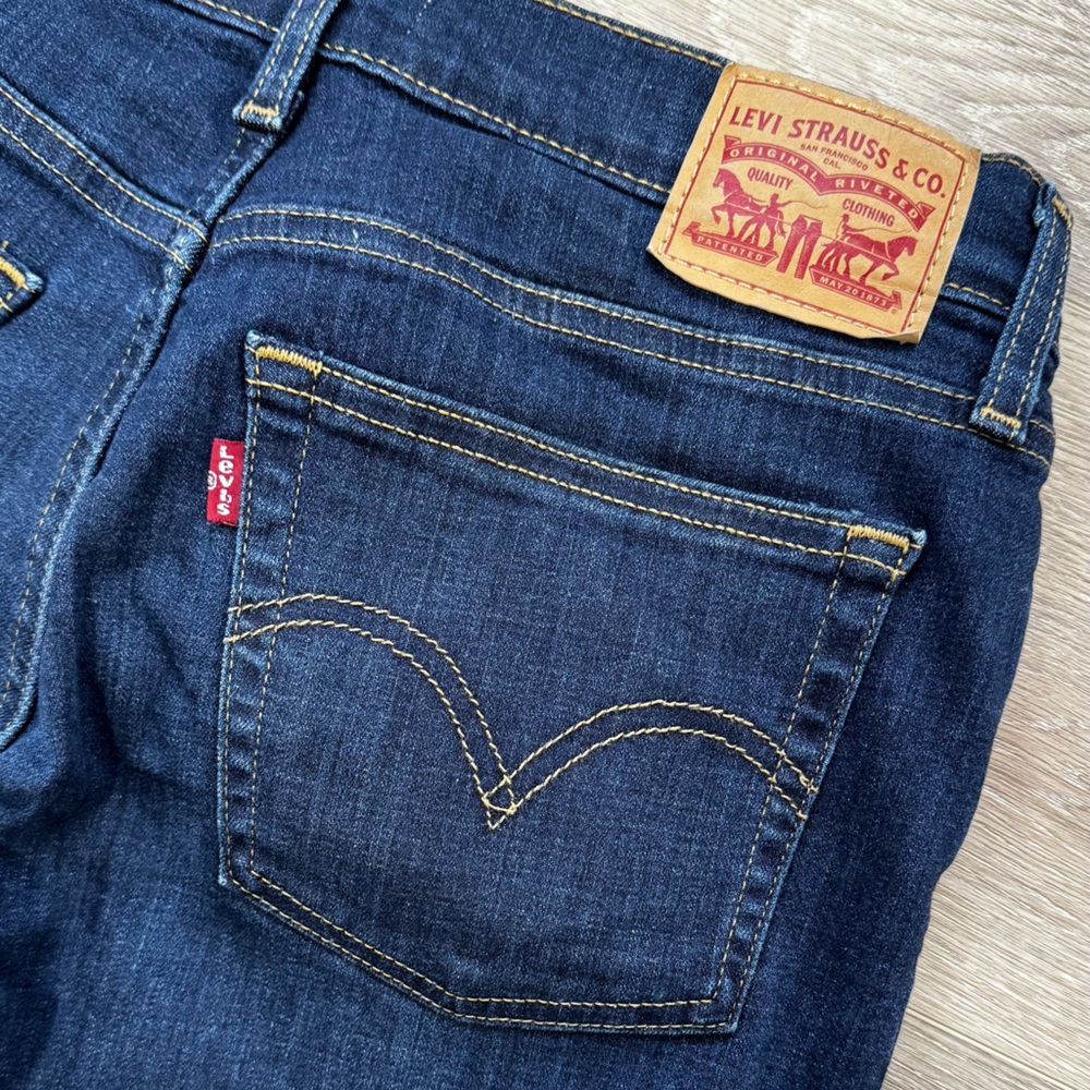 Levi's Tapered Boyfriend Ankle Jean - Picture 7 of 7
